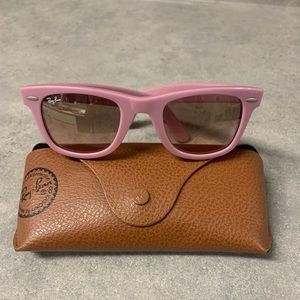Ray-Ban Wayfarer Sunglasses - Pink